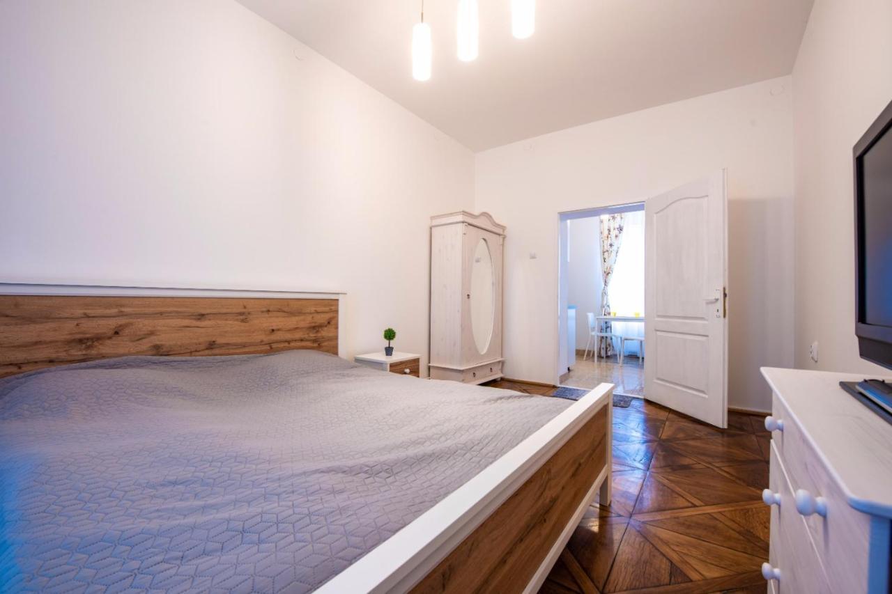 Apartment Amalia Sibiu Exteriör bild