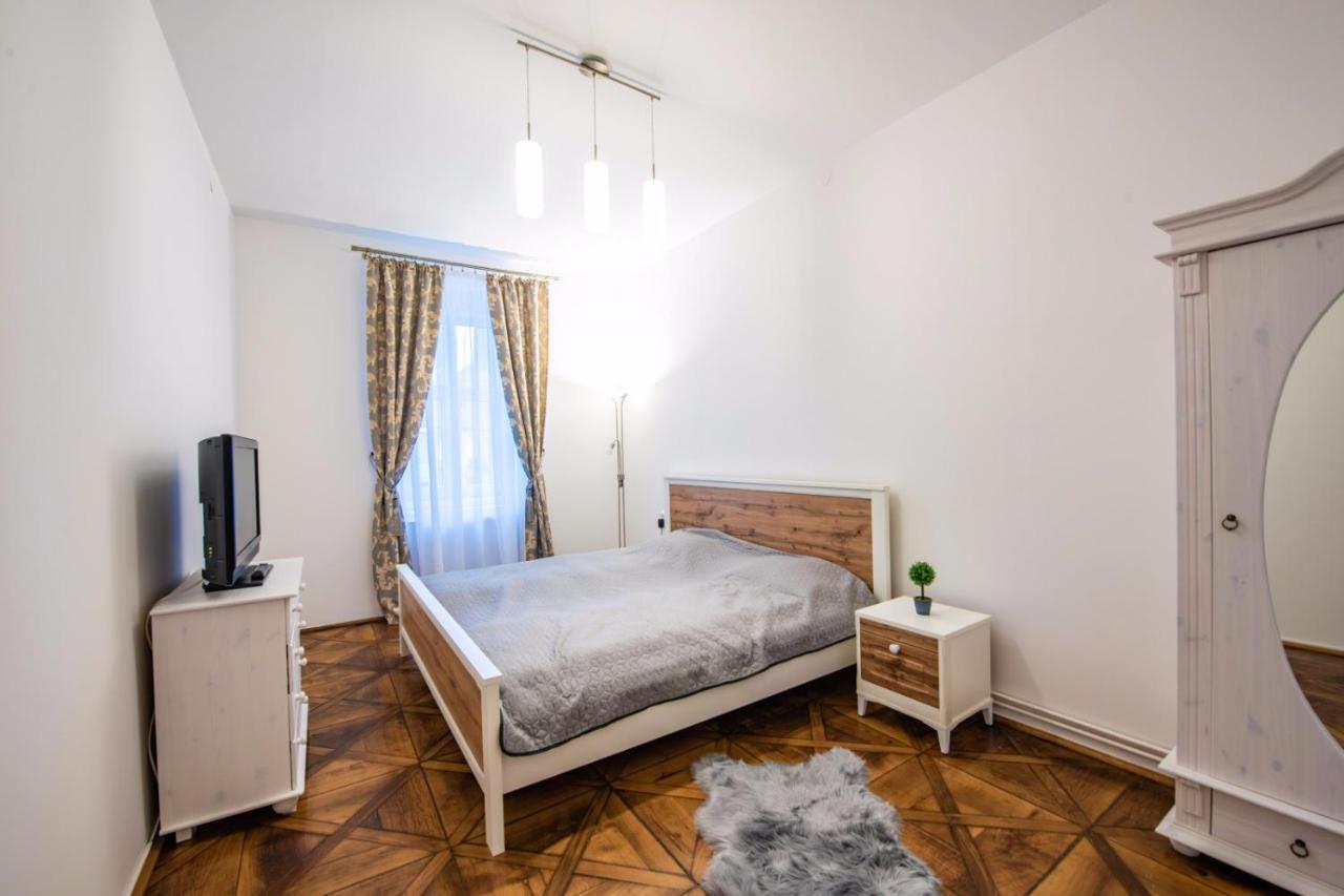 Apartment Amalia Sibiu Exteriör bild
