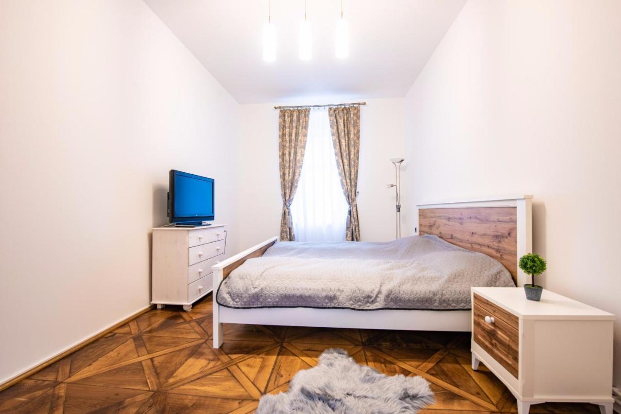Apartment Amalia Sibiu Exteriör bild